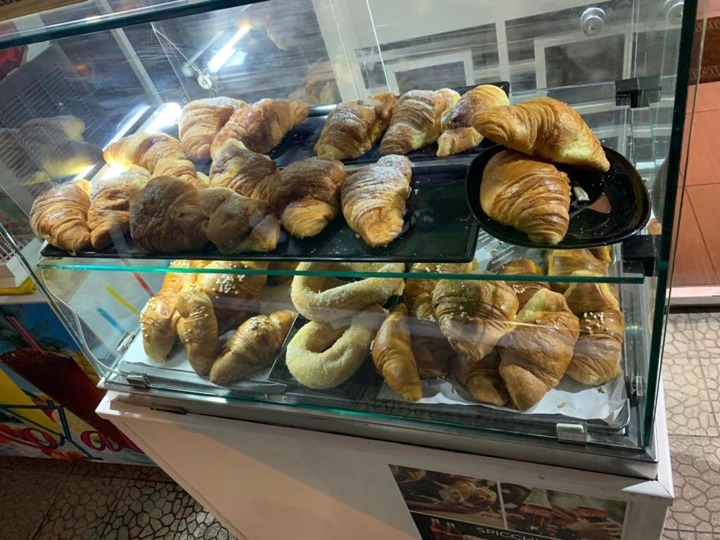 L'Oasi Di Venere Bed And Breakfast Caserta Ngoại thất bức ảnh